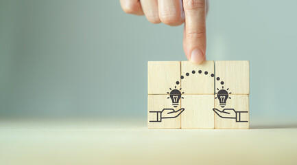 形容行动缓慢的成语